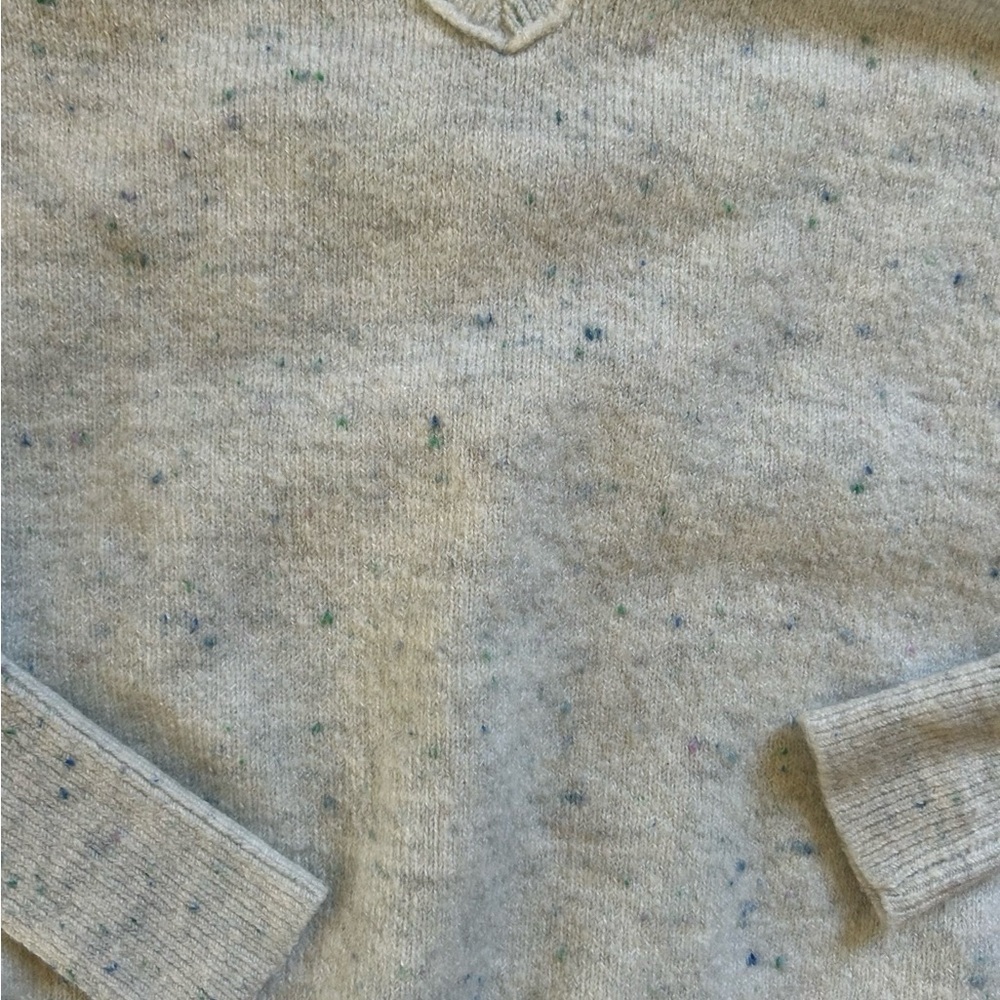 Loft Women’s Speckled V Neck Cream
Sweater  XS - Picture 9 of 9